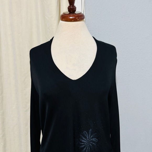 CDC Black Long Sleeve V Neck Tunic Stretch Top Embellished Floral Beaded Size 12 - Picture 2 of 12